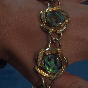 Short necklace gold turquoise stones